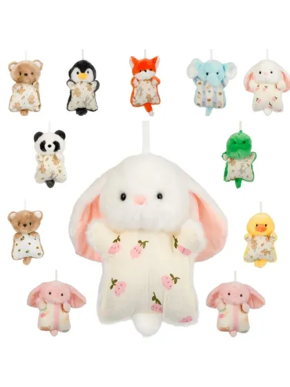 Pluszowy biały królik zawieszka w stylu kawaii na tle różnych wzorów zwierzątek